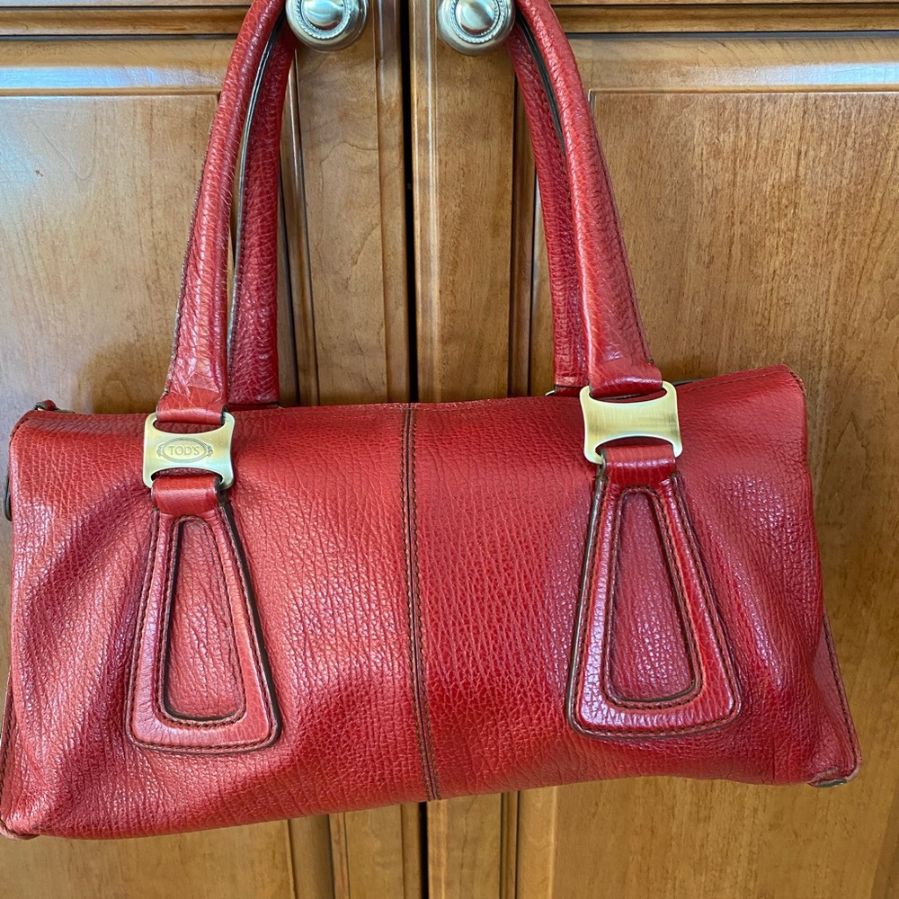 Tod's Red Pebbled Leather Shoulder Bag with Gold Hardware